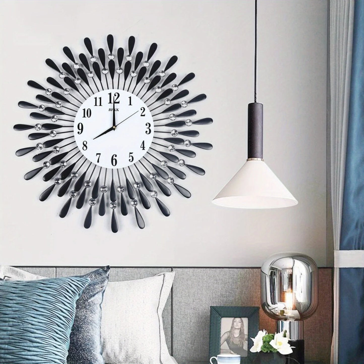 Feather Wall Clock With Smooth Quartz Movement For Indoor Decor