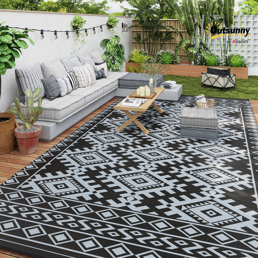 Modern Geometric Outdoor Rug Made From Durable Polypropylene Fabric